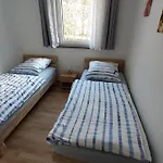 Claudia Mit Terrasse